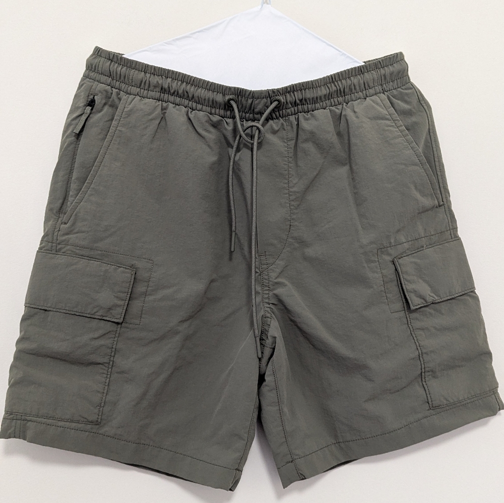 NWOT American Eagle shorts with cargo pockets size S